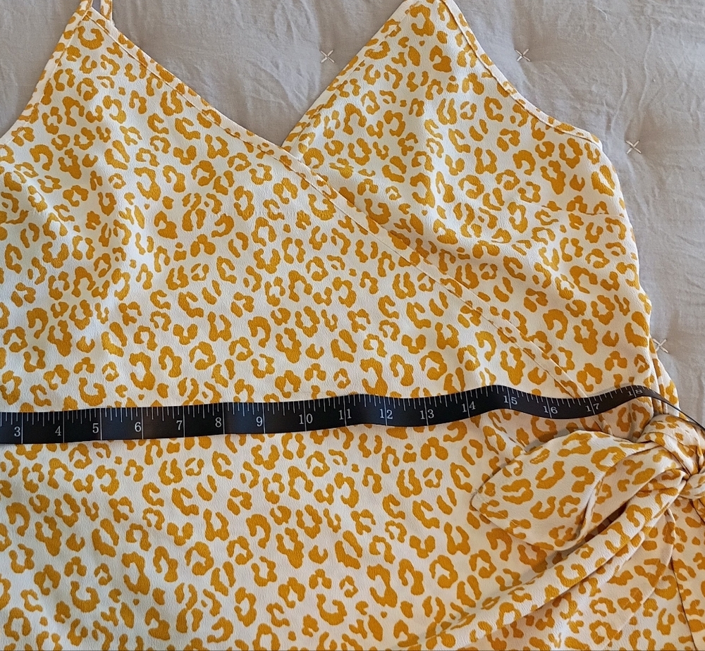 Blu Pepper Leopard Print Mustard/Cream Sleeveless Top Size L ajutable Bow Left - Picture 9 of 10